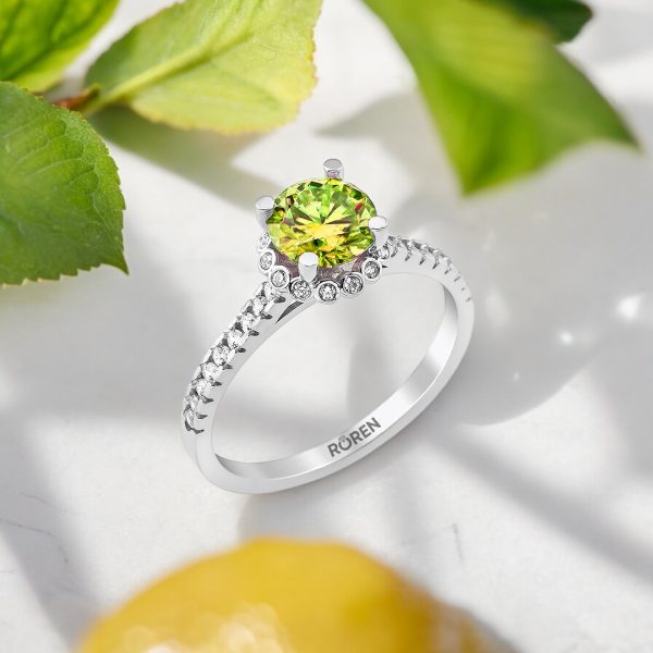 yellow mozanit with background-Photoroom